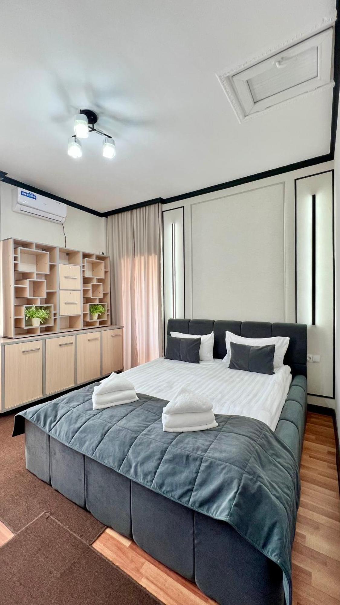 Caravan Hotel Каракол Екстериор снимка
